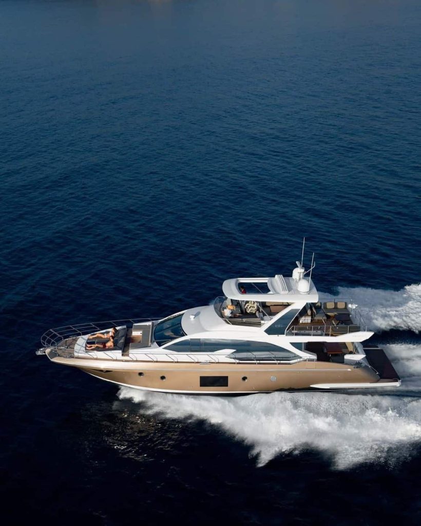 Azimut-66-yacht-charter-Personalizado.jpg