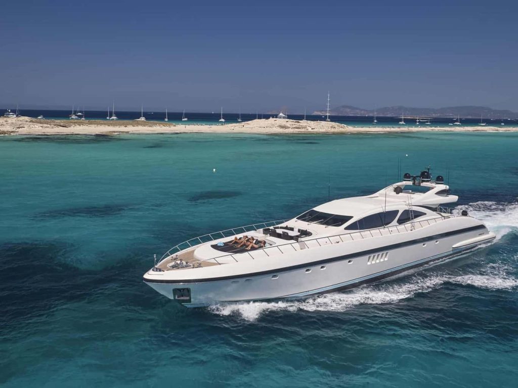 SAN VALENTÍN EN UN BARCO DE ALQUILER EN IBIZA 3