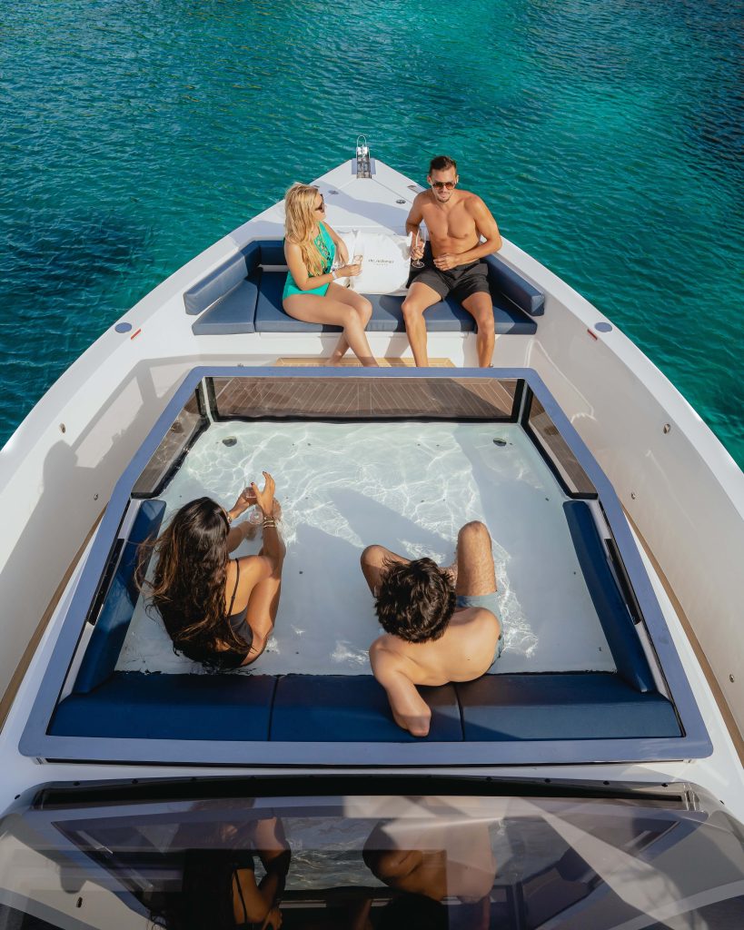 DeAntonioYachts_D50_22.jpg
