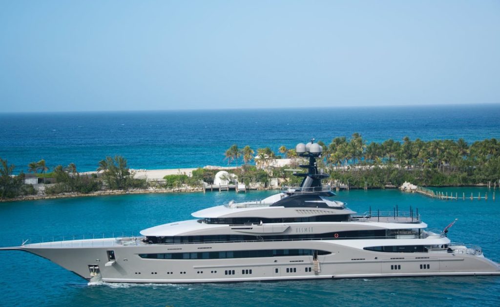 Los grandes yates de lujo más impresionantes para alquilar en Ibiza 7