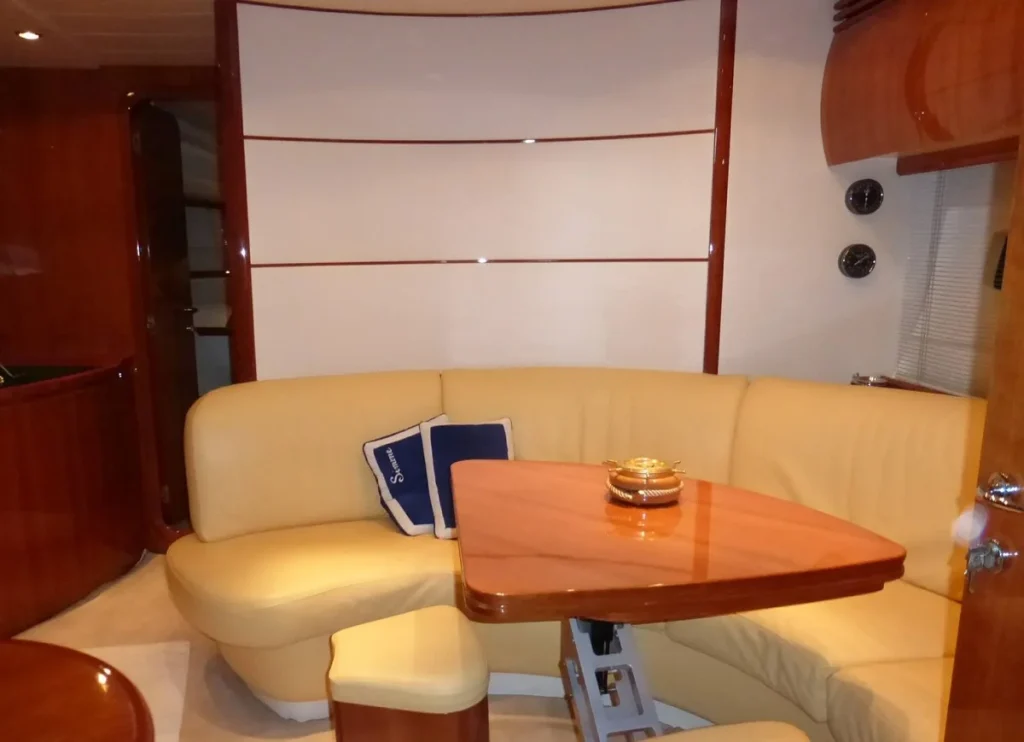 Pershing 43 Nina INTERIOR-2
