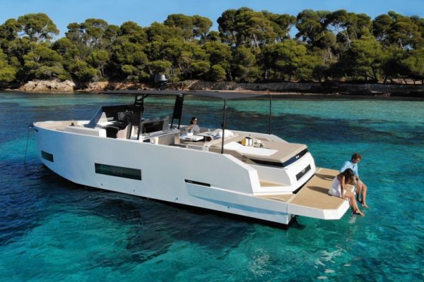 Yate De Antonio Yachts D42 Enjoy de Alquiler en Marina Ibiza