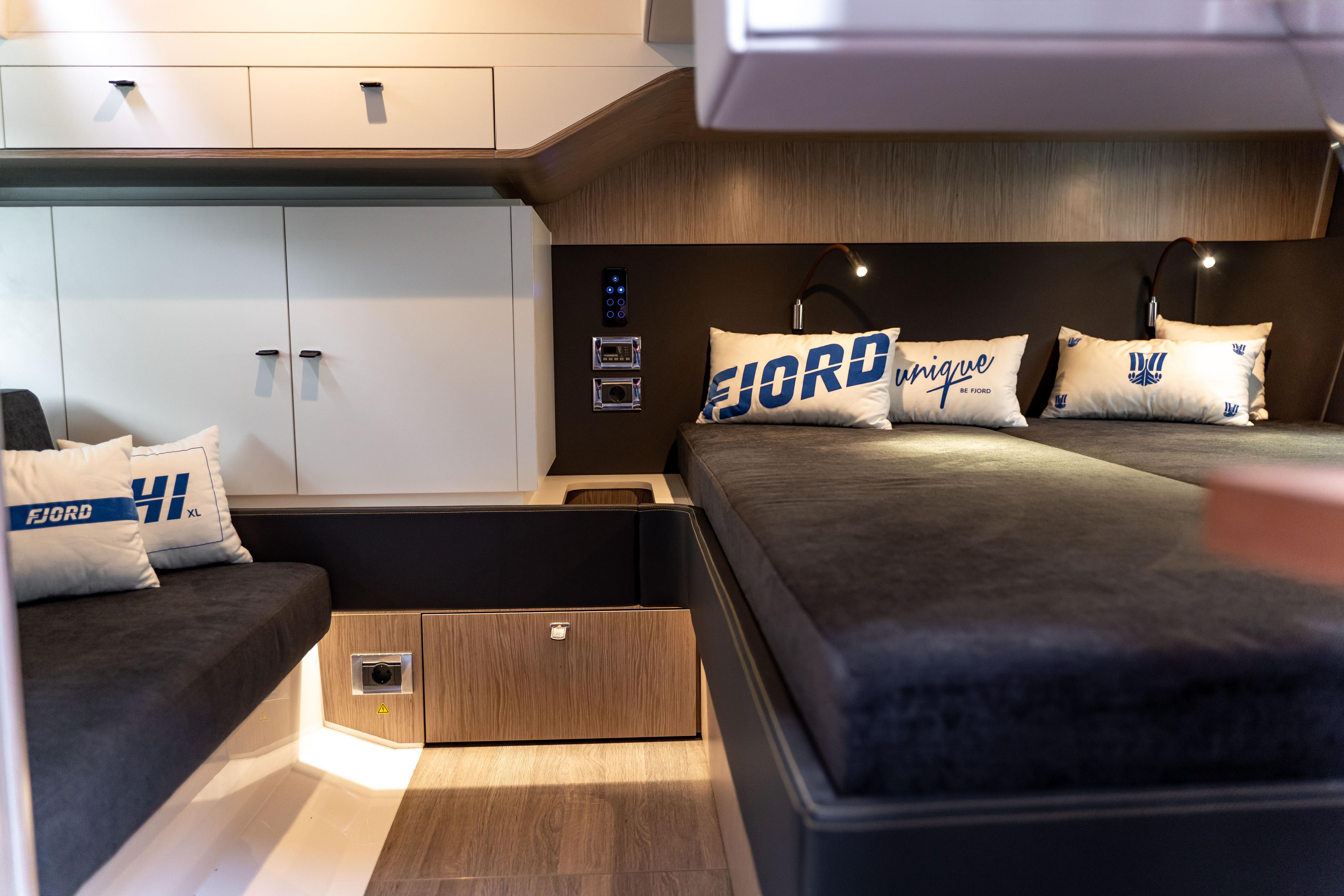 Barco de Diseño Nuevo Fjord 41 XL Egomarine de alquiler en Ibiza