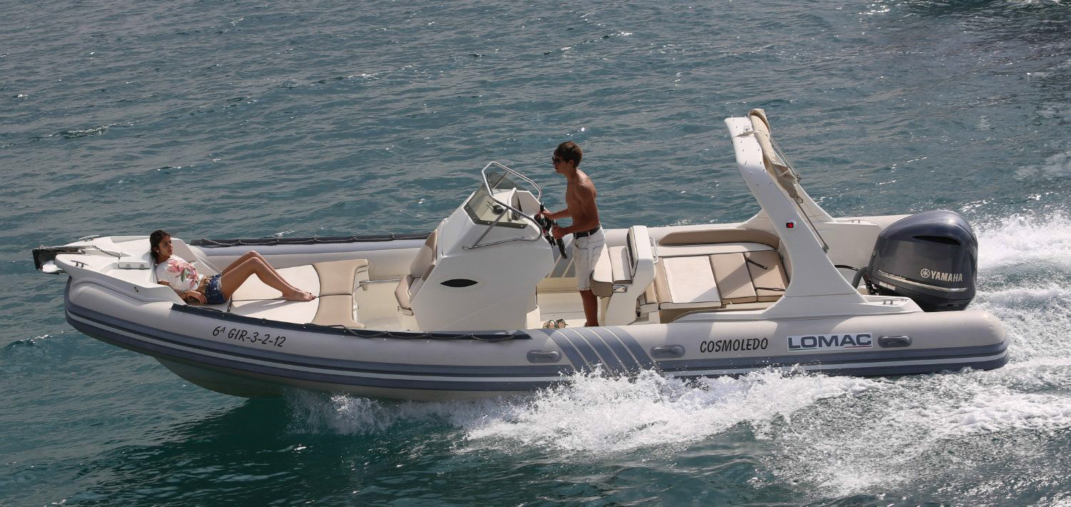 Embarcación Neumática Semirrígida RIB de alquiler en Ibiza con o sin patrón. Ibiza RIB motor boat rental Lomac 790 Take Five