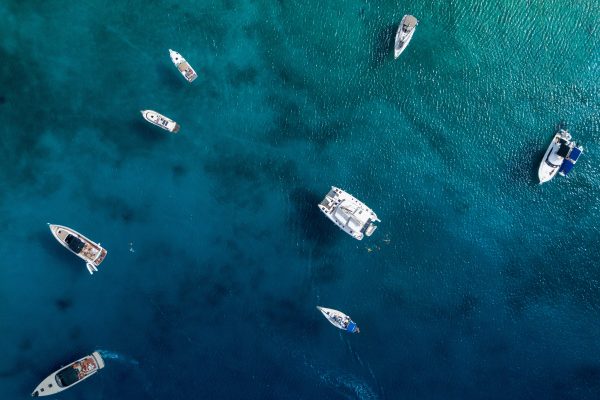 Los mejores destinos para navegar en Ibiza