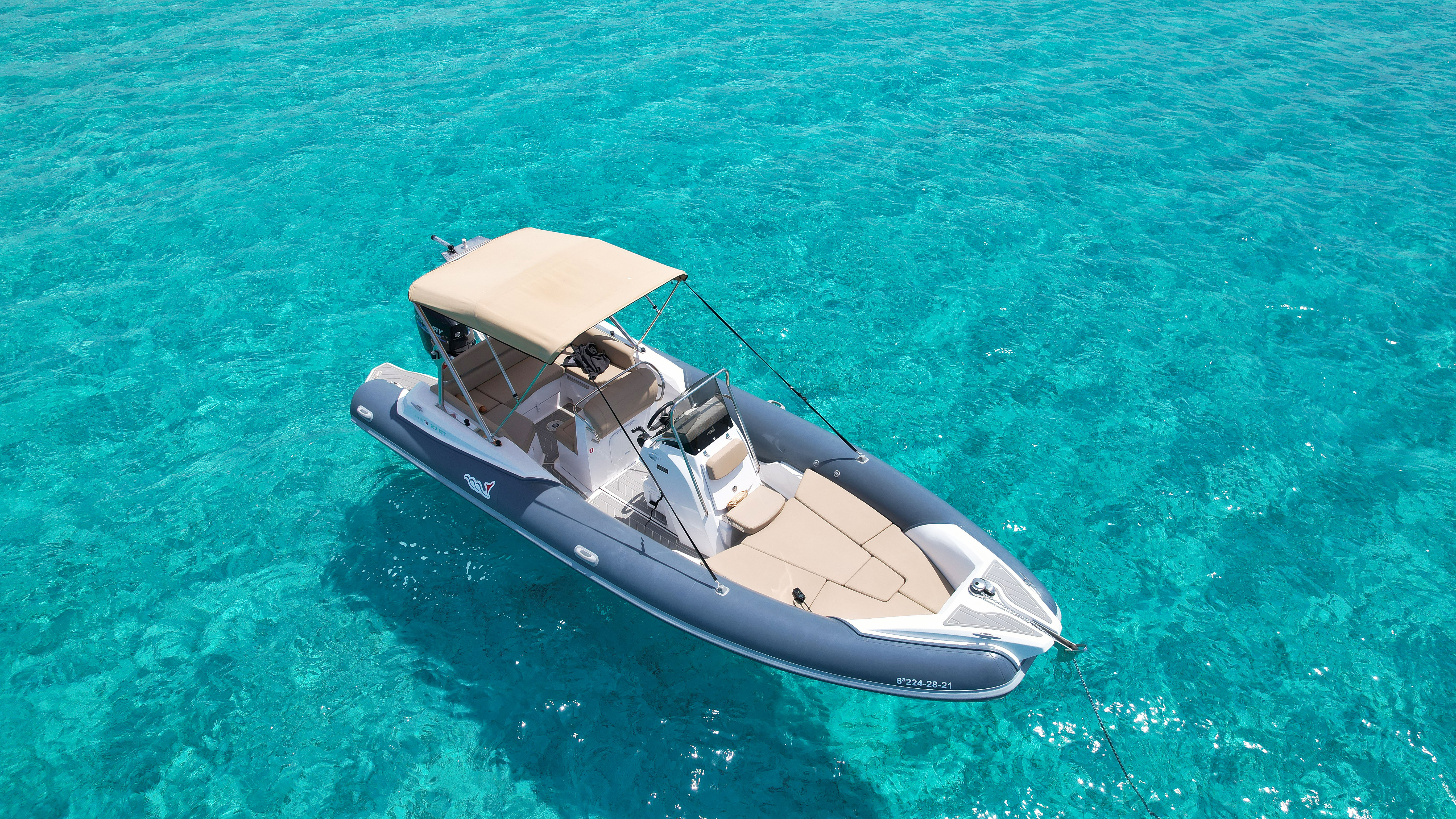 Neumatic Semir-rigid RIB Ibiza Rental Day Charter MV Marine 27 GT Kona